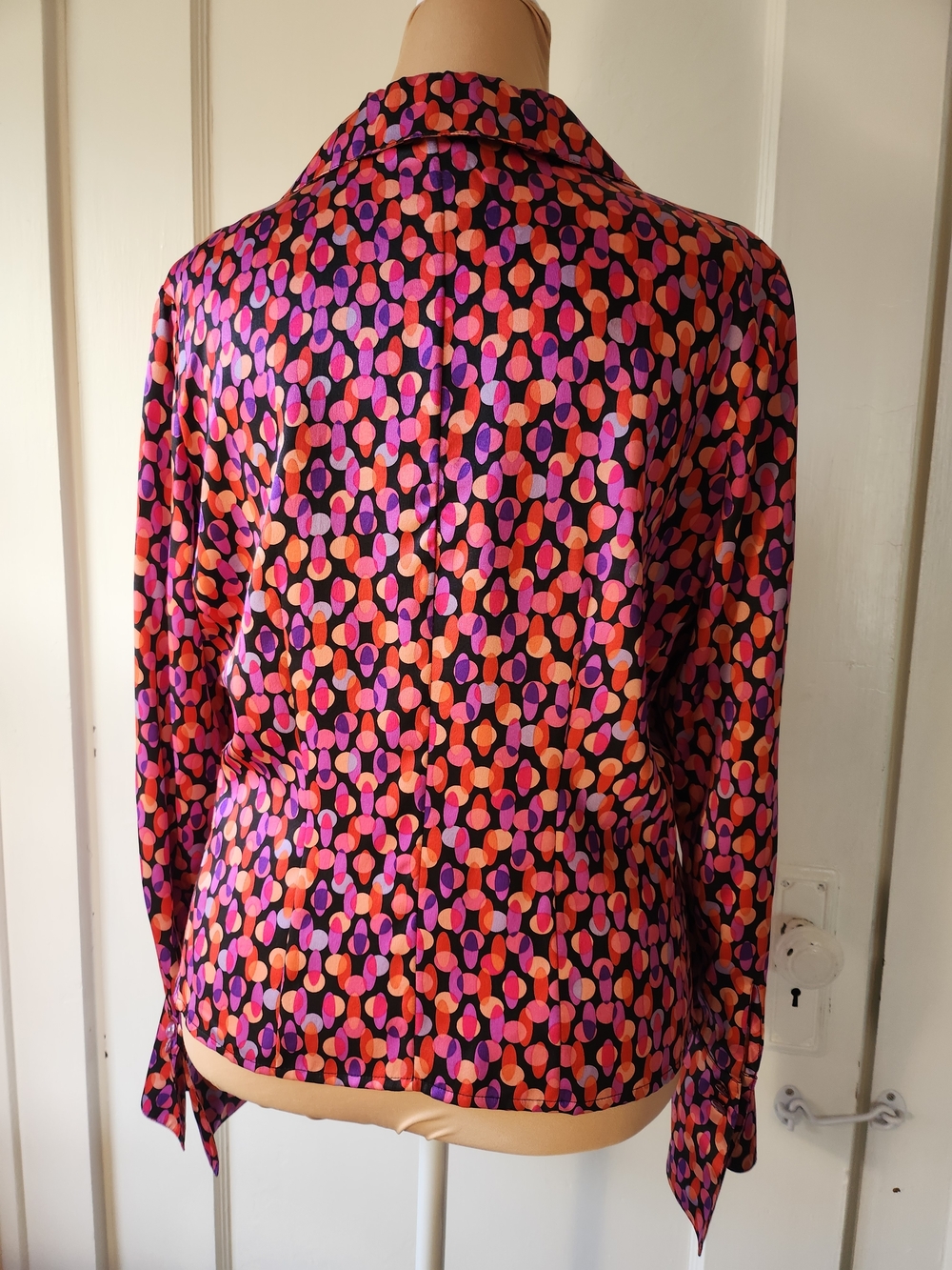 100% Silk Y2K Flared Cuff Disco Blouse - Picture 4 of 11
